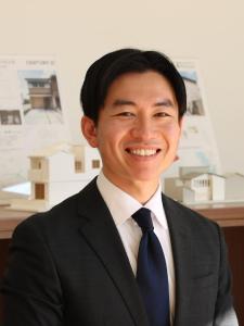 西田 泰輔