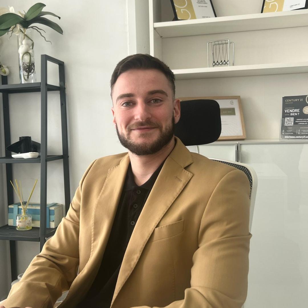 Hugo Segura - Agente independiente