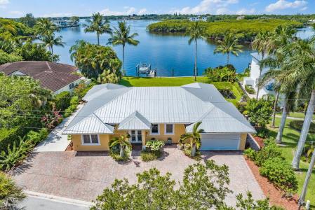 9420 SE Point Terrace, Tequesta, Florida 33469