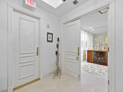 200 E Sea Colony Drive 2b, Vero Beach, Florida 32963