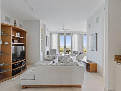 200 E Sea Colony Drive 2b, Vero Beach, Florida 32963