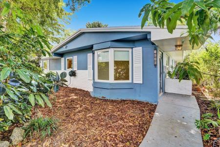 1690 NE 170th Street, North Miami Beach, Floryda 33162, USA