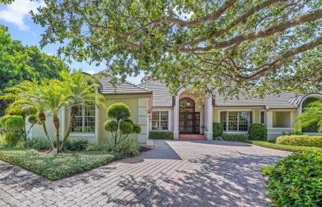 18065 SE Village Circle, Jupiter Hills Village, Tequesta, Florida 33469