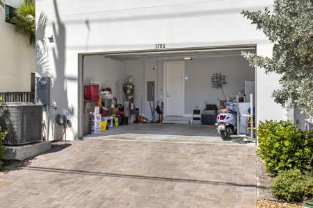 3780 Lambert Avenue, West Palm Beach, Floryda 33405, USA