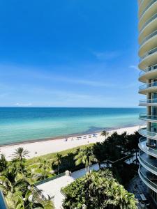16275 Collins Avenue 802, Sayan, Sunny Isles Beach, Floryda 33160, USA