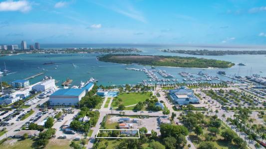 49 E 15th Street, Riviera Beach, Florida 33404