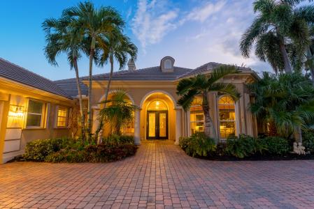 1528 SE Ballantrae Court, Port Saint Lucie, Florida 34952
