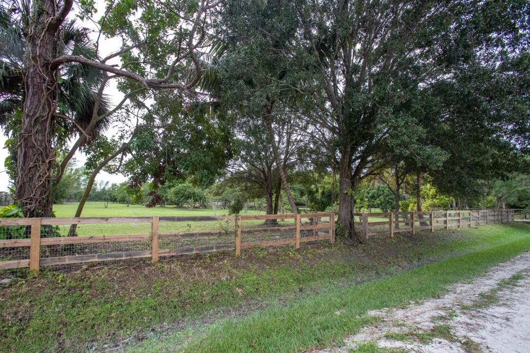 16130 Rustic Road, Wellington, Floryda 33470, USA