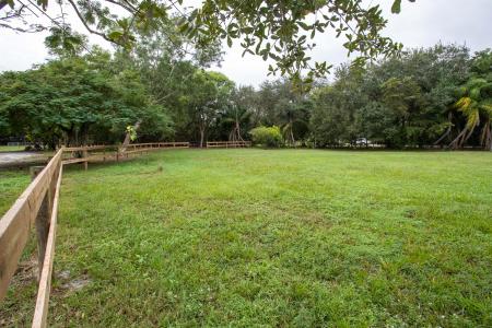 16130 Rustic Road, Wellington, Floryda 33470, USA