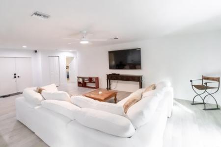 16130 Rustic Road, Wellington, Floryda 33470, USA