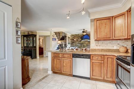 140 Yacht Club Way 101, Yacht Club, Hypoluxo, Florida 33462