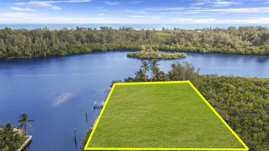 9399 SE Delafield Street, Hobe Sound, Florida 33455, USA