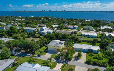 4255 NE Sunset Drive, Jensen Beach, Florida 34957, Estados Unidos