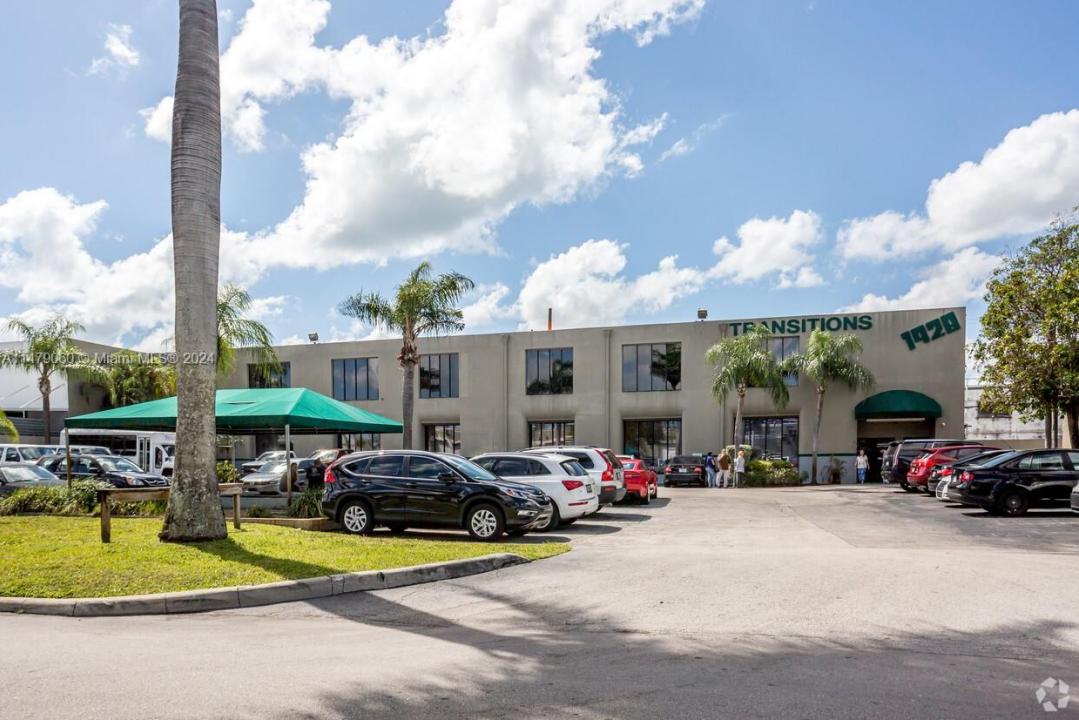 1926 NE 154th St 2nd floor, North Miami Beach, FL 33162