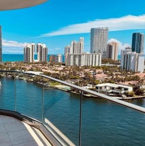 19707 Turnberry Way TS-4, Aventura, FL 33180