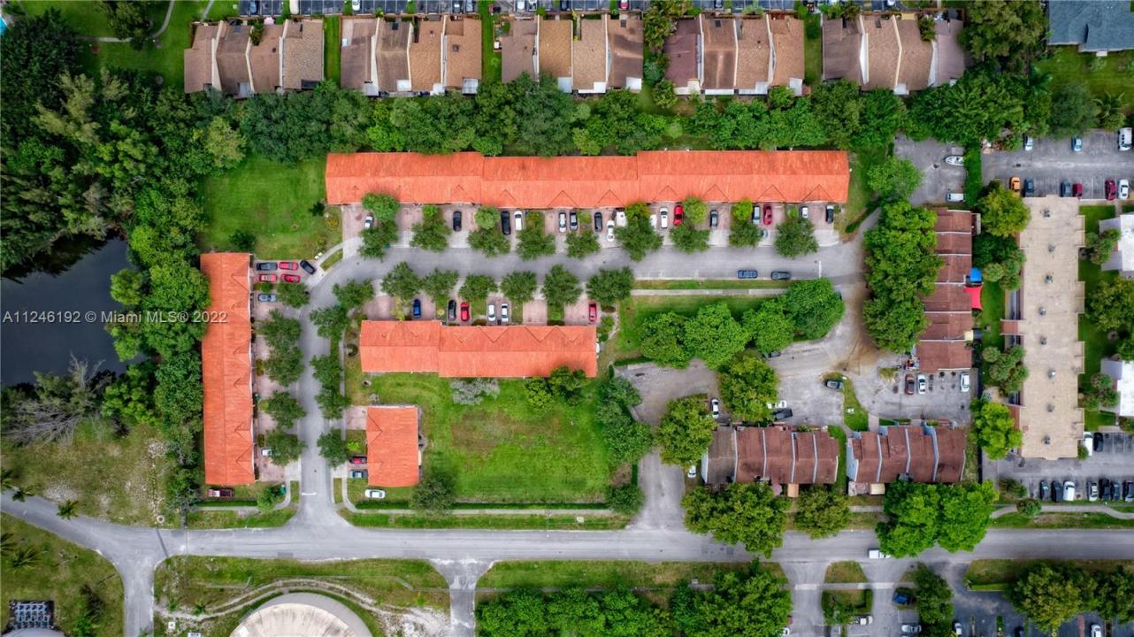 3837 NW 76th Way, Davie, FL 33024