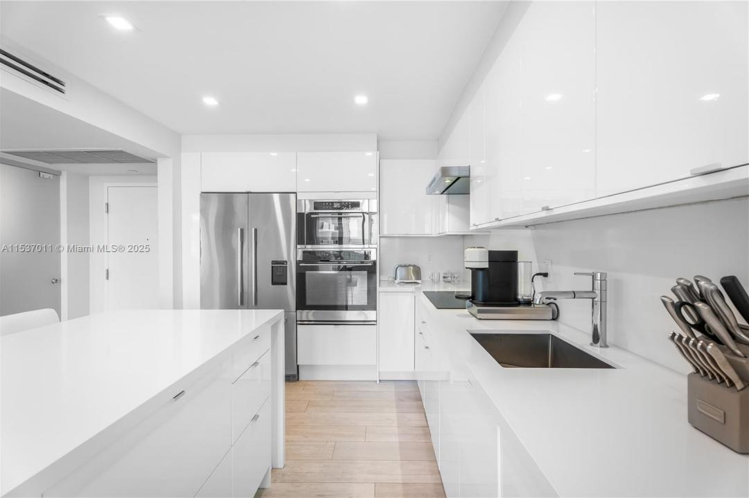 2301 Collins Ave 1523-24, Miami Beach, FL 33139