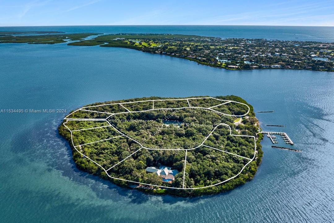 10 Cannon Point, Key Largo, FL 33037