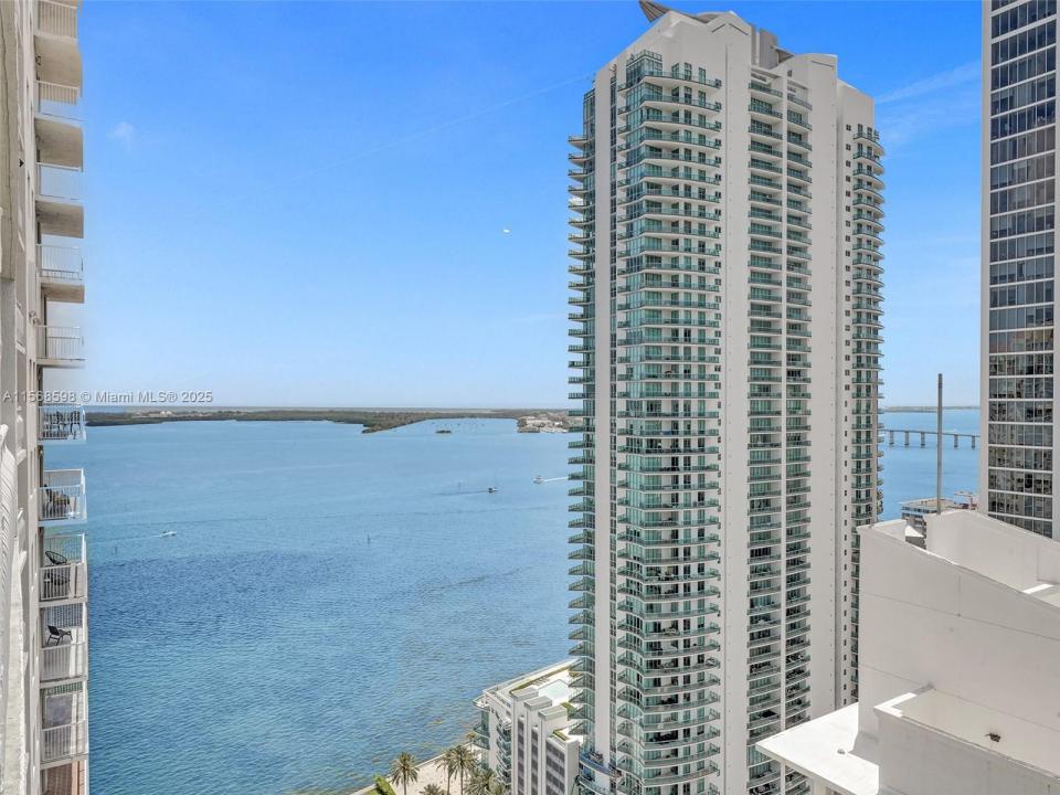 1200 Brickell Bay Dr 3309, Miami, FL 33131