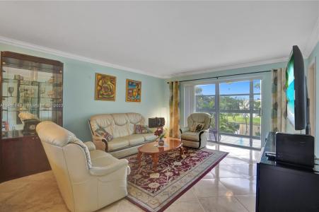 9301 Sunrise Lakes Blvd 307, Sunrise, Florida 33322, USA