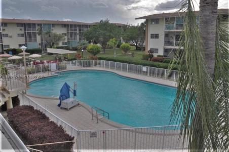 16750 NE 14th Ave 302, Miami, Florida 33162, USA