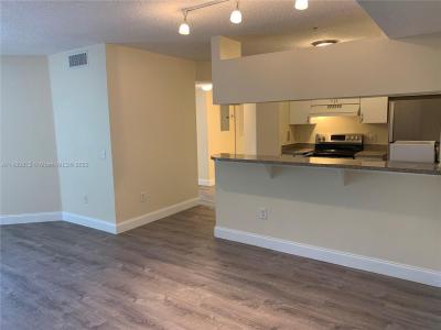 470 S Park Rd 7-307, Hollywood, Florida 33021, USA