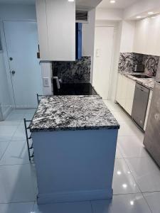 3505 S Ocean Dr 1019, Hollywood, Florida 33019, USA