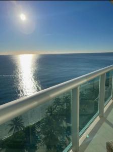 3801 S Ocean Dr 11F, Hollywood, Florida 33019, USA