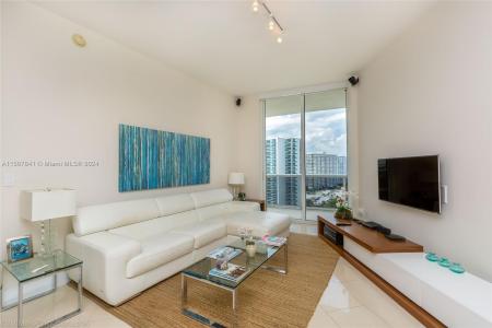 15811 Collins Ave 1105, Sunny Isles Beach, Florida 33160, USA