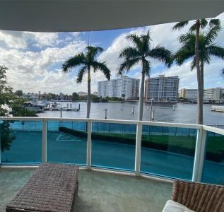 1945 S Ocean Dr M5, Hallandale Beach, Florida 33009, USA