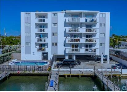 8101 Crespi Blvd #4, Miami Beach, Florida 33141, USA