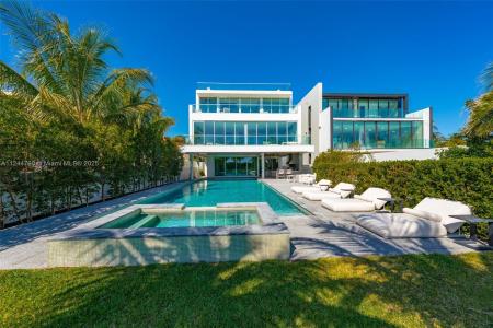 7833 Atlantic Way, Miami Beach, Florida 33141, USA