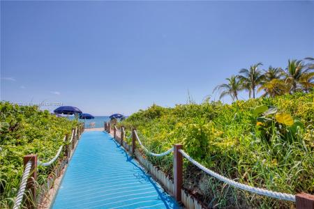 2067 S Ocean Dr TH5, Hallandale Beach, Florida 33009, USA