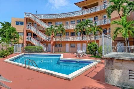 11 SW 52nd Ave 6C, Miami, Florida 33134, USA