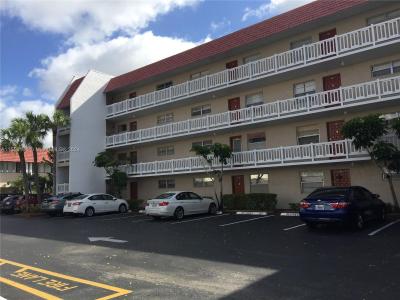 3531 Inverrary Dr 401, Lauderhill, Florida 33319, USA