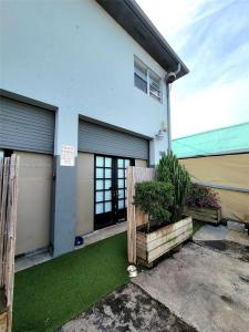 1330 NW 54th St, Miami, Florida 33142, USA