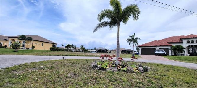 407 NW 39th Ave, Cape Coral, Florida 33993, USA