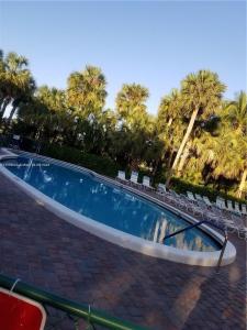 Hallandale Beach, Florida 33009, USA