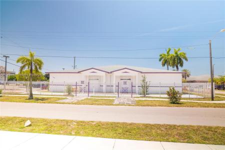 240 Bahman Ave, Opa-Locka, Florida 33054, Stati Uniti