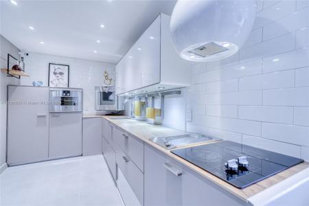 6969 Collins Ave 803, Miami Beach, Florida 33141, USA