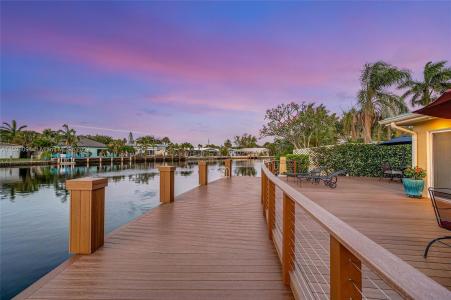 2133 NE 27th Dr, Wilton Manors, Florida 33306, USA