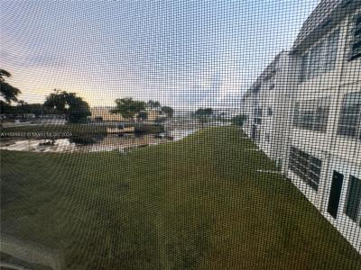 8220 Sunrise Lakes Blvd 206, Sunrise, Florida 33322, USA