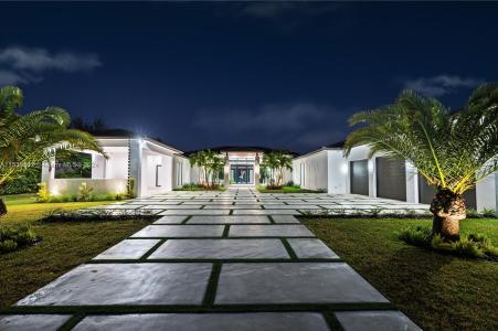 11501 SW 67th Ave, Pinecrest, Florida 33156, USA