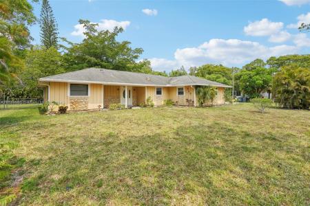 4151 N 121st Ter N, Royal Palm Beach, Florida 33411, USA