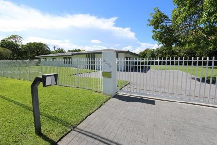 6695 SW 96th St, Pinecrest, Florida 33156, USA