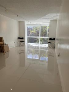 8500 Sunrise Lakes Blvd 208, Sunrise, Florida 33322, USA