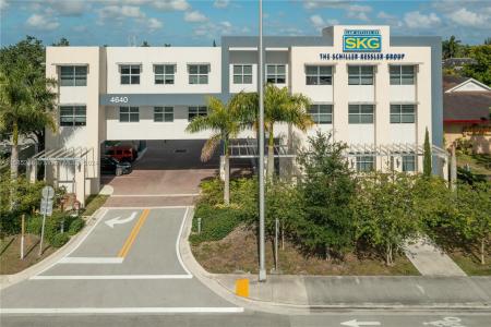 4640 S University Dr, Davie, FL 33328