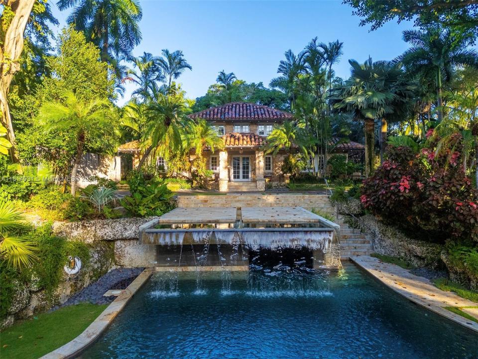 3585 Anchorage Way, Miami, FL 33133