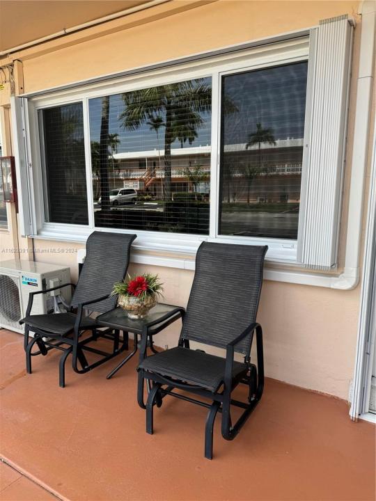 Hallandale Beach, FL 33009