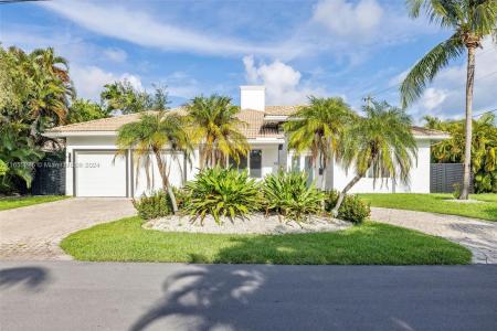 543 Hibiscus Dr, Hallandale Beach, FL 33009